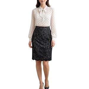 White House Black Market Lace Pencil Skirt Nude Lining Scalloped Hem Size 2